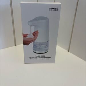 NWT Touchless Foaming Soap Dispenser